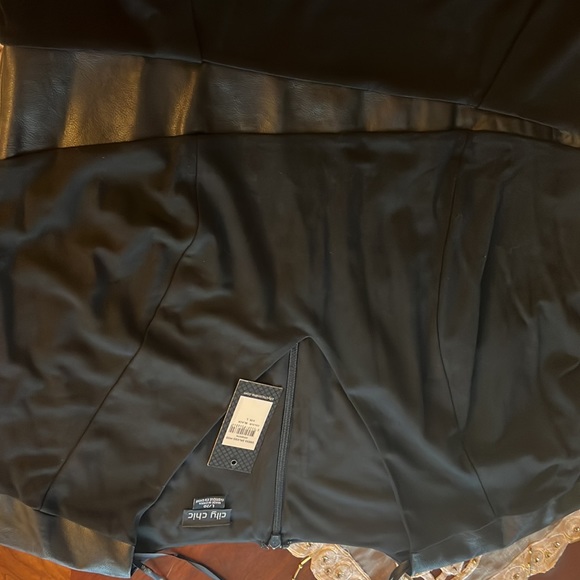 City Chic Spliced MOD Dress in Black - Picture 4 of 4